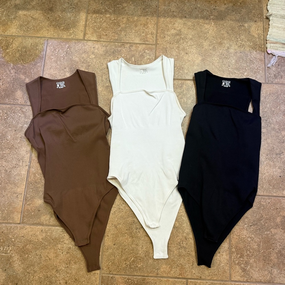 Women’s set of three bodysuits